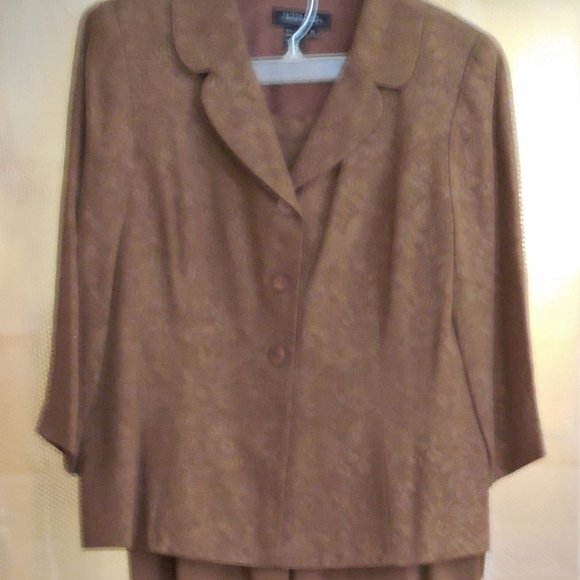 NWT Cynthia Howie Maggie BOUTIQUE mocha 100%Silk 2 piece set- Sz 14 jacket&pants - Picture 2 of 10
